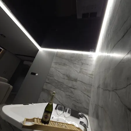 Апартаменты W Centrum Z Jacuzzi, Prywatny Parking Klimatyzacja 3 Радом