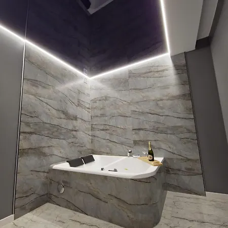 W Centrum Z Jacuzzi, Prywatny Parking Klimatyzacja 3