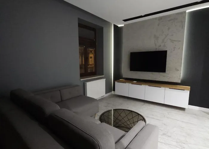 W Centrum Z Jacuzzi, Prywatny Parking Klimatyzacja 3 Apartman Radom